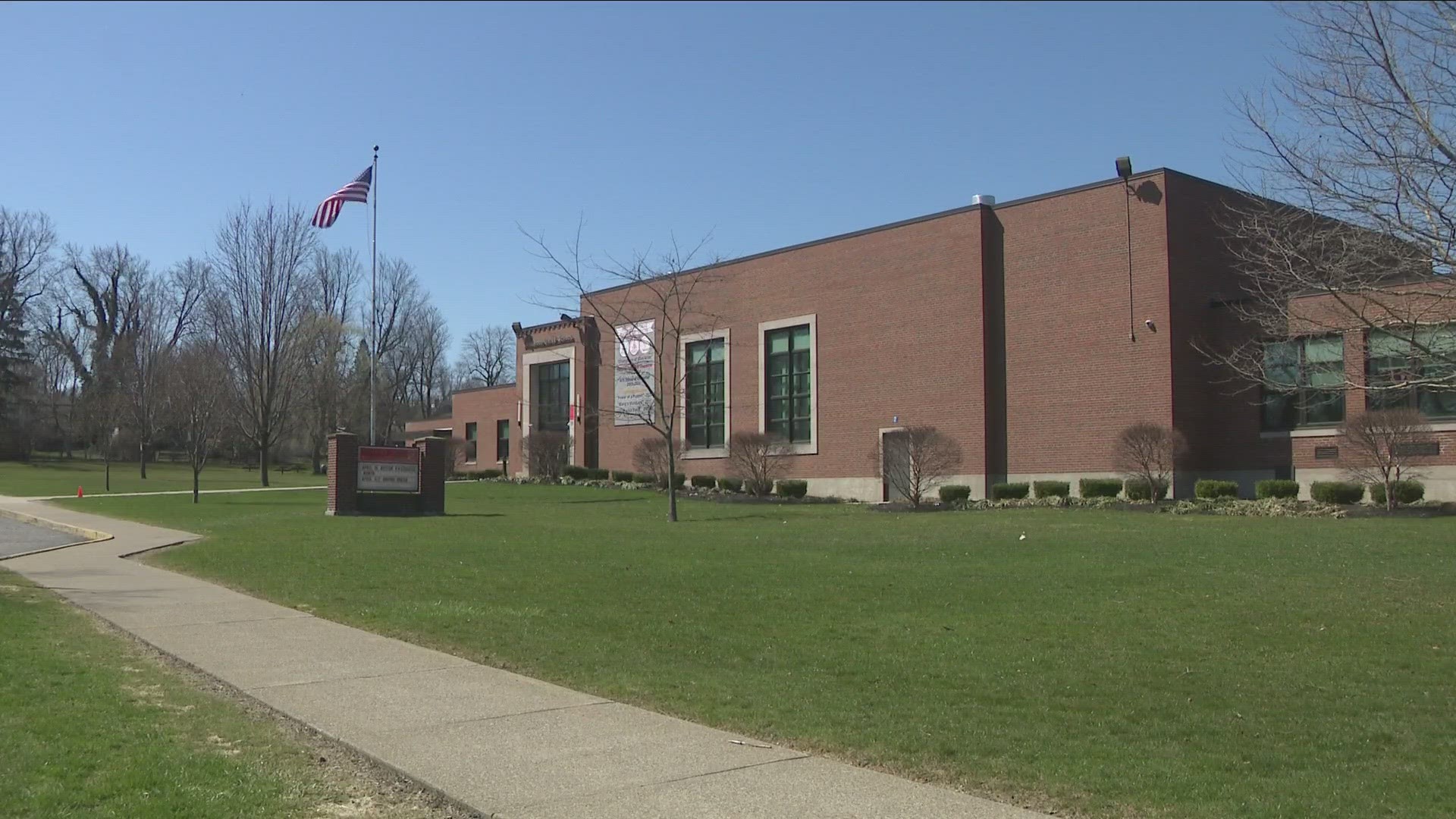 retired police officers with the Vista Security group will be stationed aliong with the existing SRO officer at Amherst High School at the other three schools