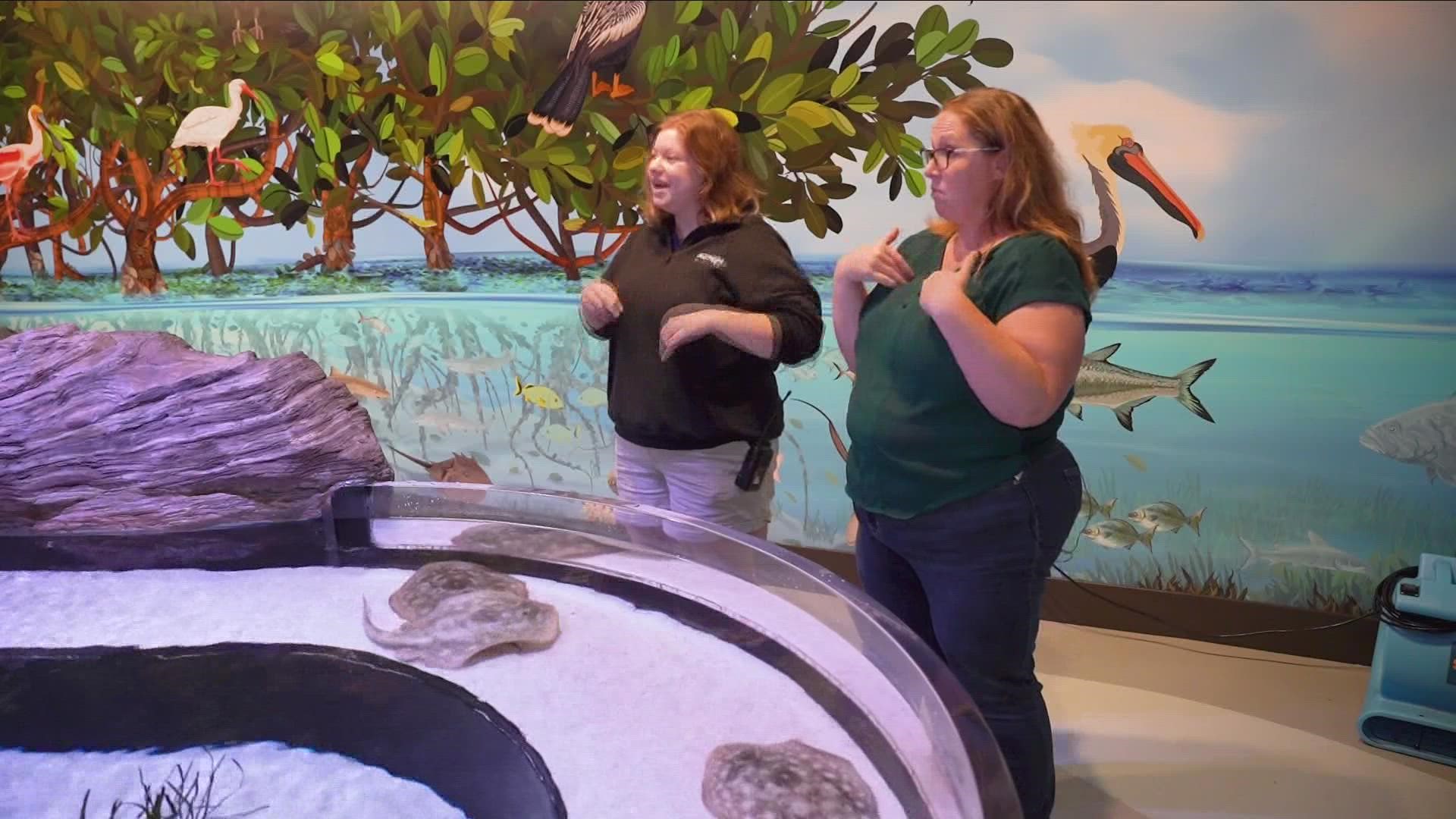 Aquarium of Niagara provides ASL interpretation