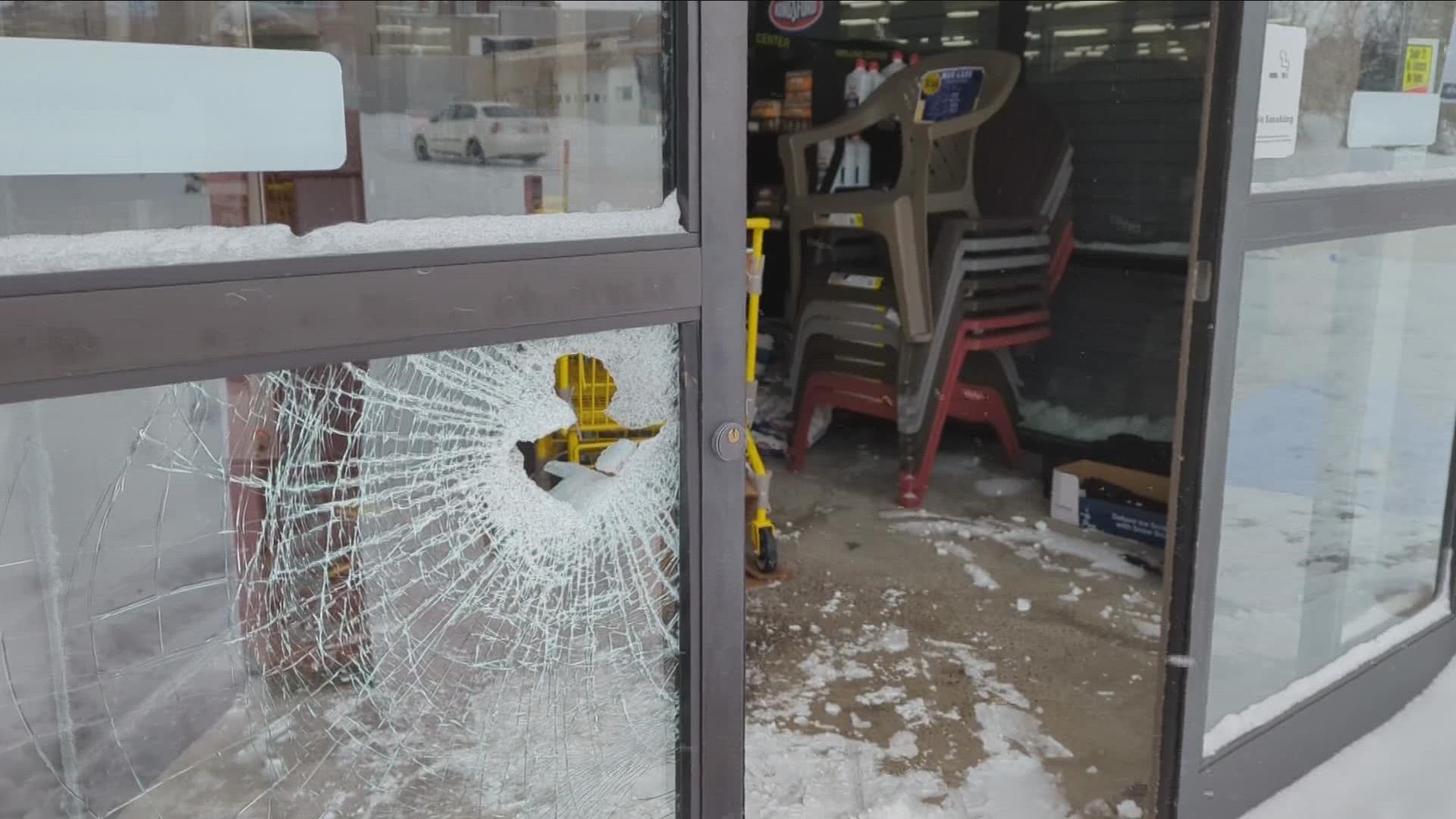 Buffalo police respond to reports of looting