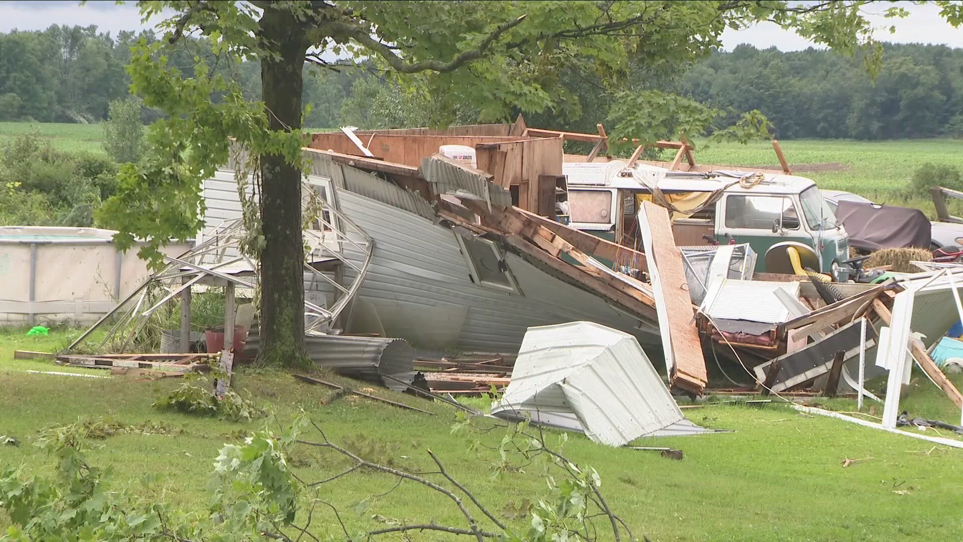 Volunteers plan to help cleanup and town and community leaders are joining forces to create a tornado relief fund.