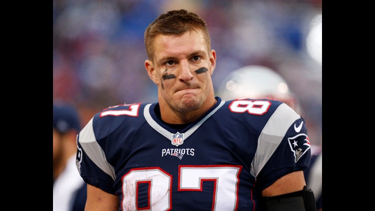 Rob Gronkowski agrees to restructured deal with New England Patriots 