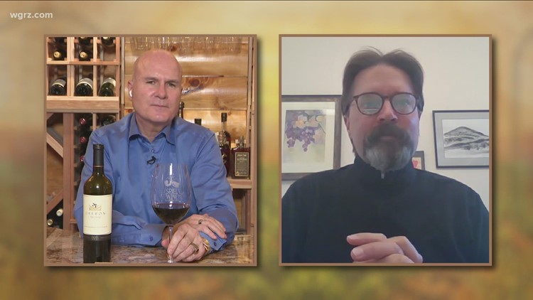 Kevin is joined by Winemaker Tony Coltrin to discuss Wine Growing Seasons