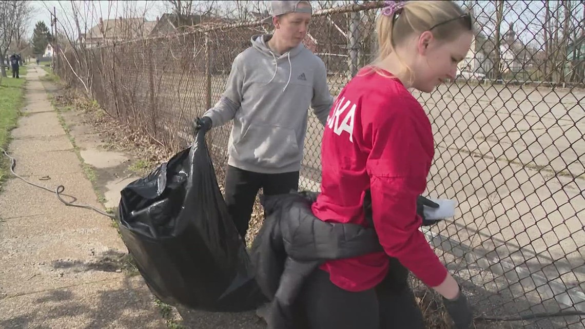 Before Dyngus Day, volunteers help clean up the neighborhood - Vimarsana News