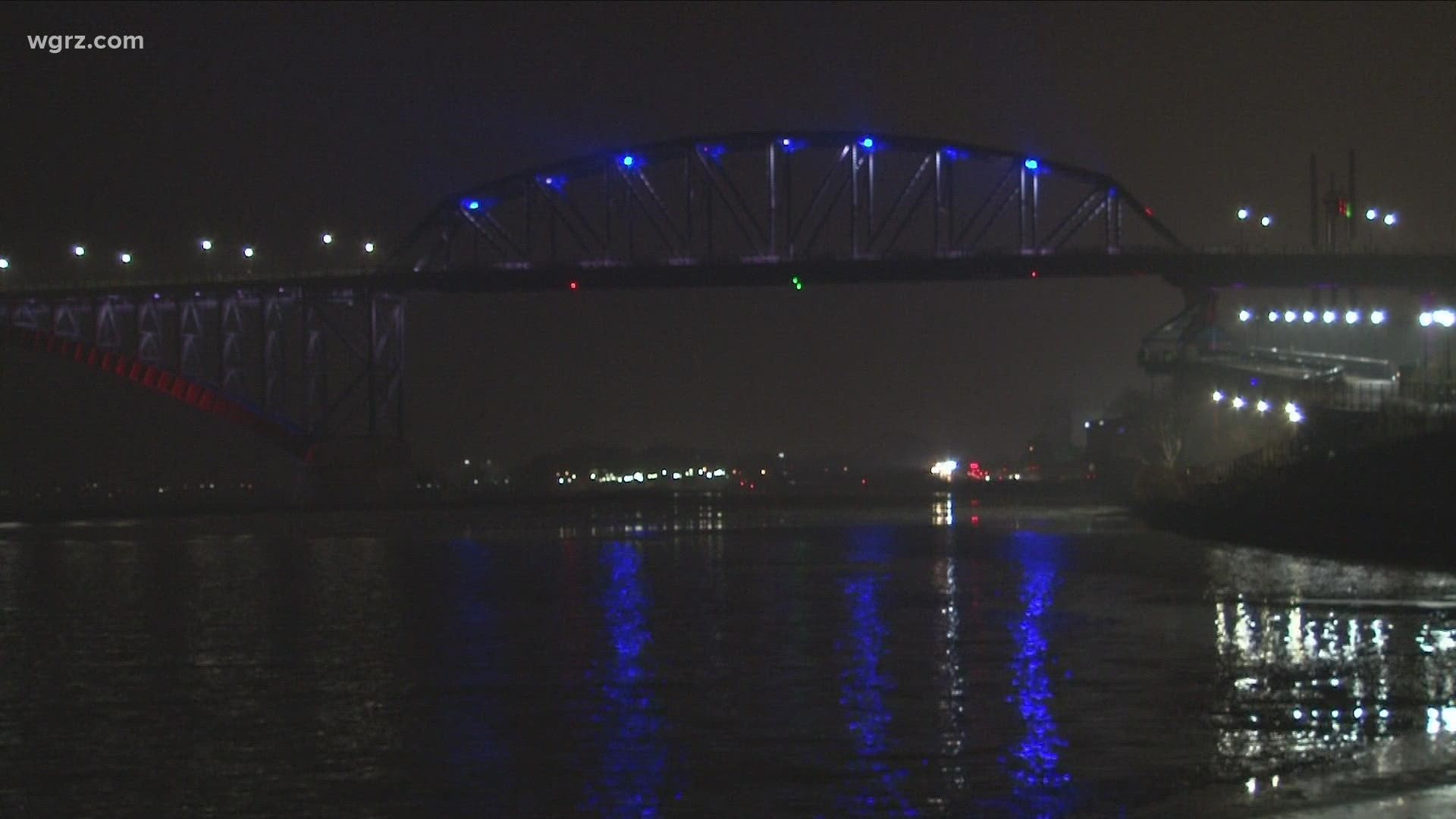 With the Bills game on the way the Buffalo & Fort Erie Bridge Authority are getting in the spirit by lighting up the Peace Bridge in Bills colors!