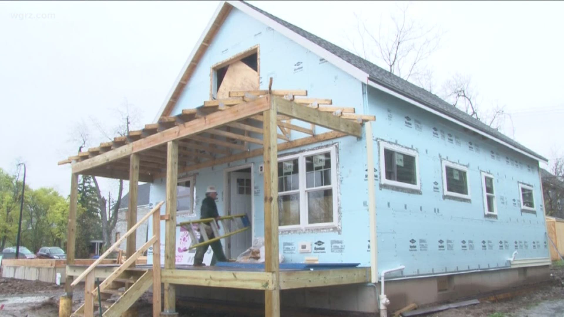 Women Volunteers Help Build Homes In Buffalo