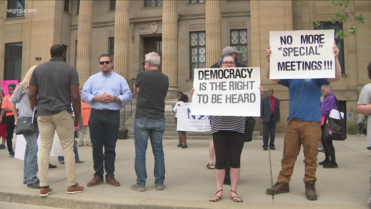 Frustration in Niagara Falls over lack of public input
