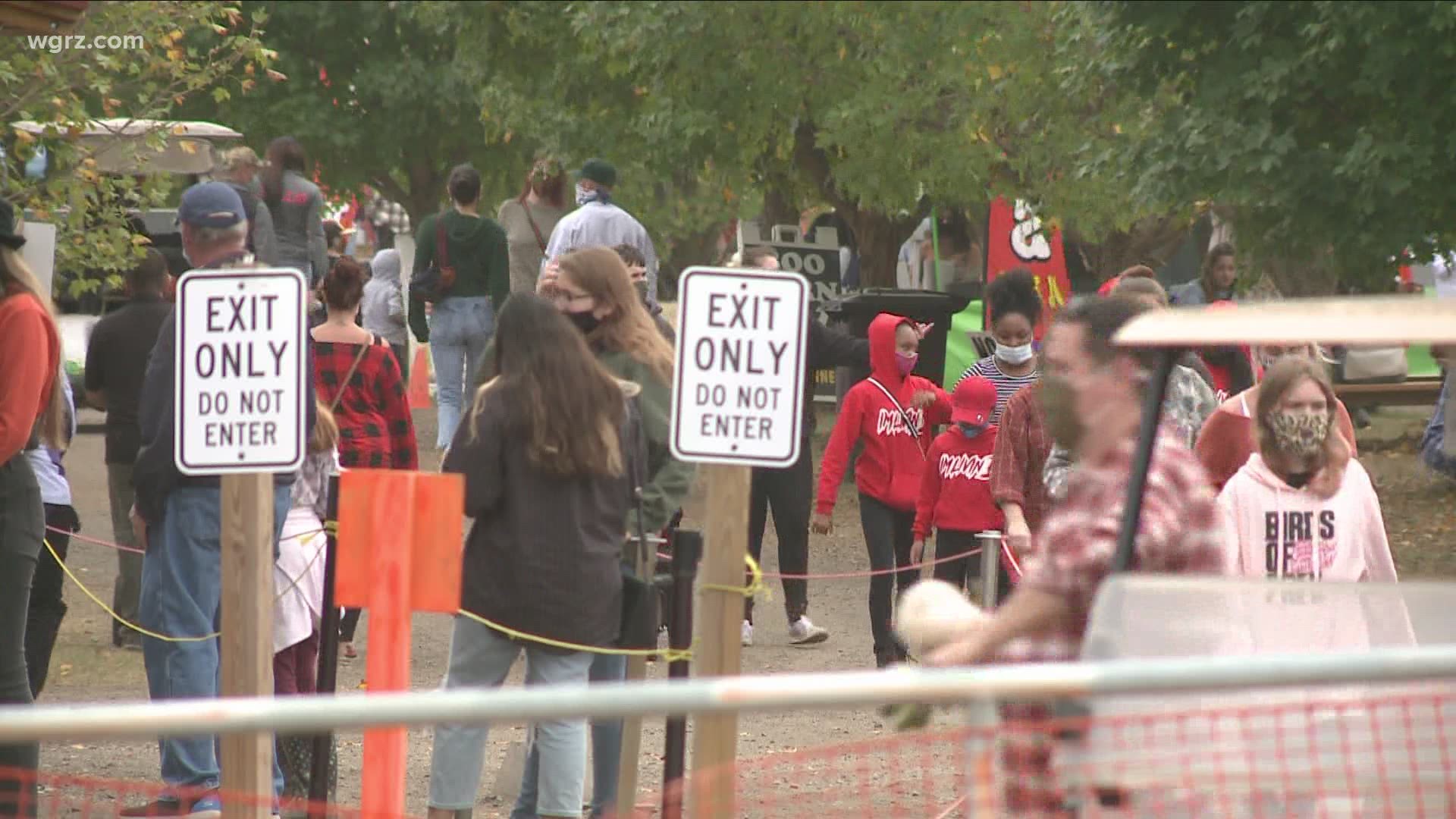 The great pumpkin farm in Clarence is one of the most popular fall family attractions in the area.
Now the county says they are violating Covid regulations.