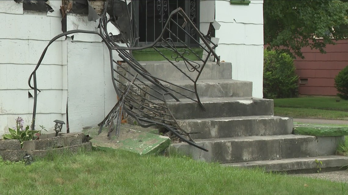 Car slams into Humboldt Parkway home in Buffalo - Vimarsana News