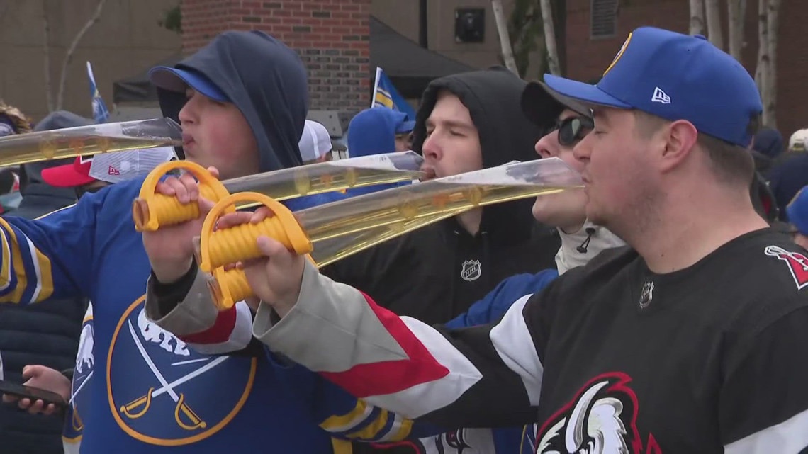 Playoff hockey returns: Sabers fans flood downtown for Game 1 victory