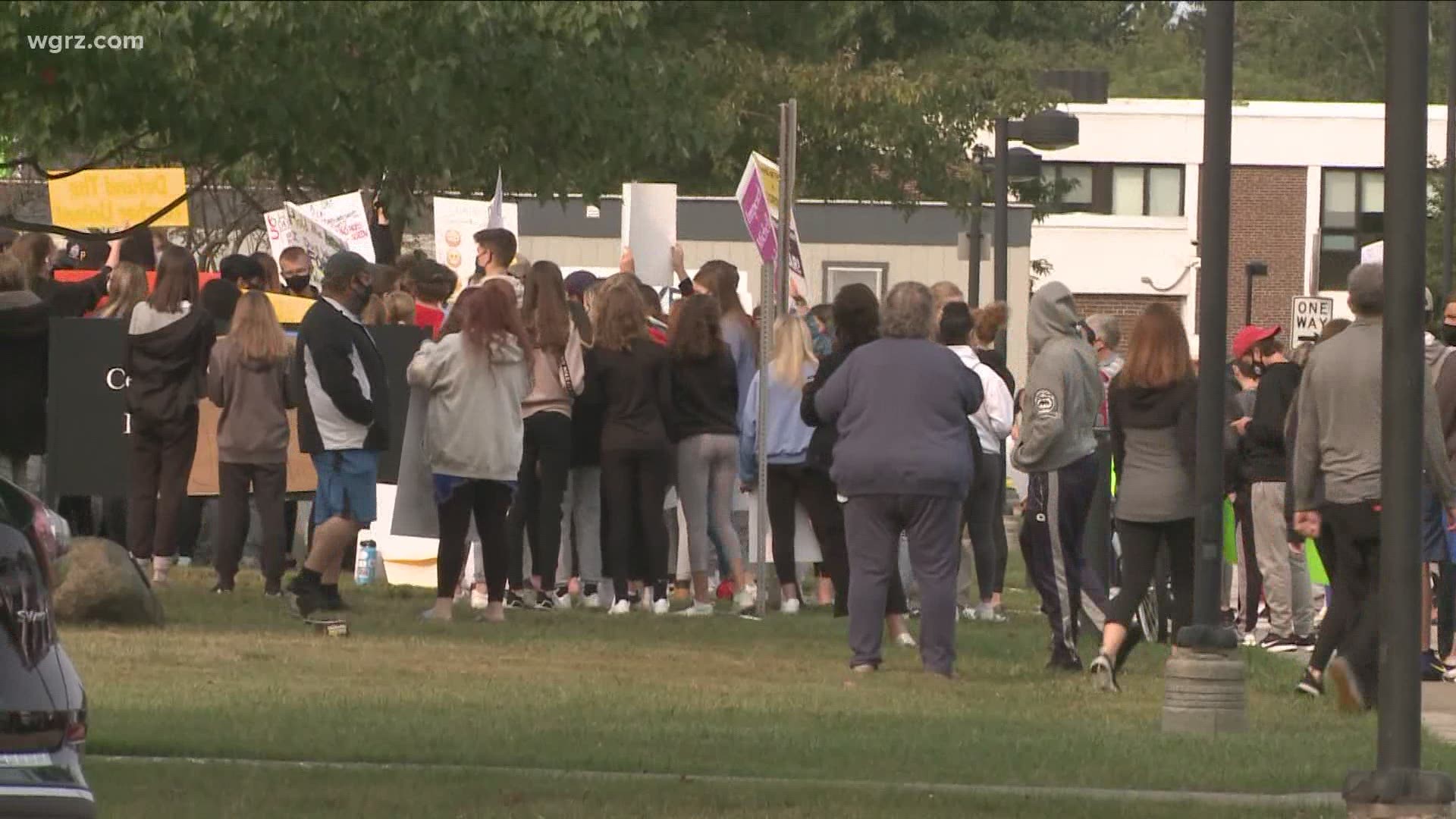 Protests continue at Williamsville Central school district