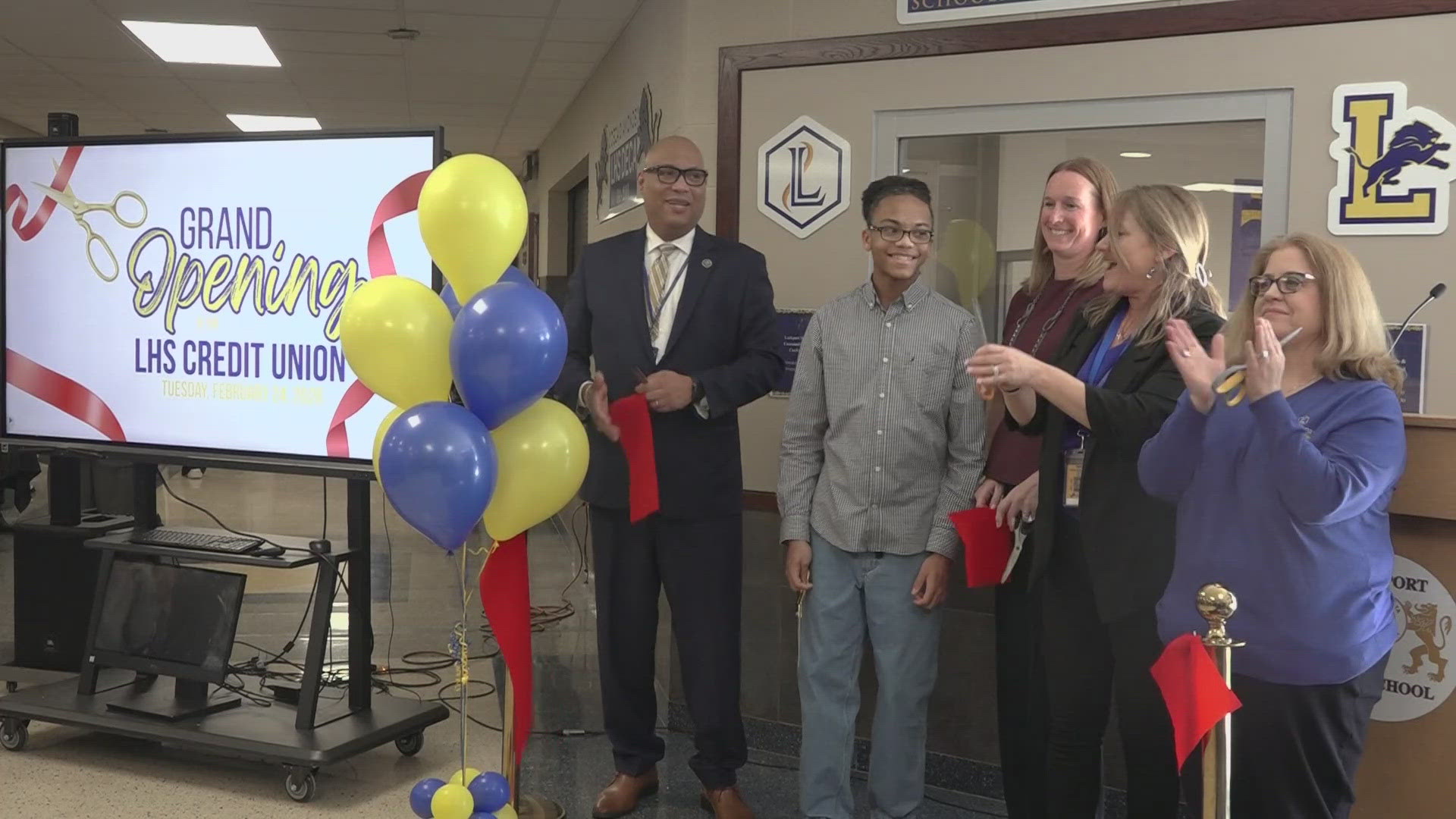 Lockport High School opens studentrun credit union