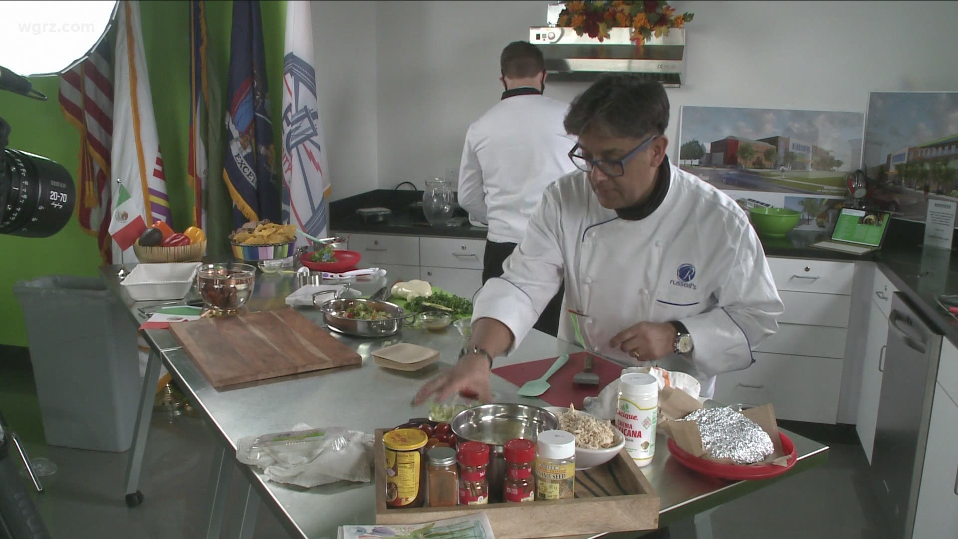 Cook online with Manny Lezama a traditional recipe
