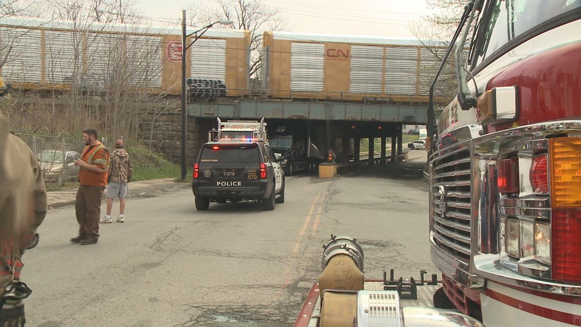 PHOTOS: Tractor Trailer Gets Stuck Under Clinton Street Bridge | Wgrz.com