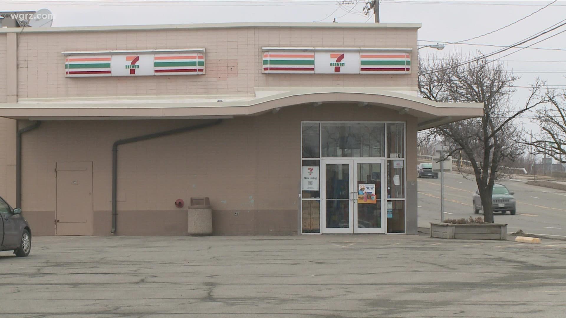 Woman shot at a 7-Eleven store in Niagara Falls