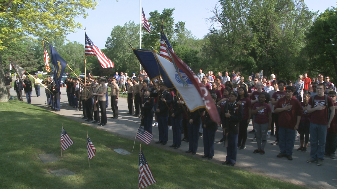 GALLERY: Memorial Day service at Forest Lawn | wgrz.com