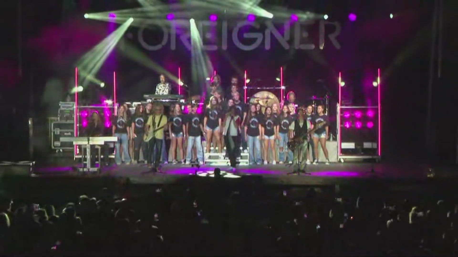 Starpoint choir performs with Foreigner at Erie County Fair | wgrz.com