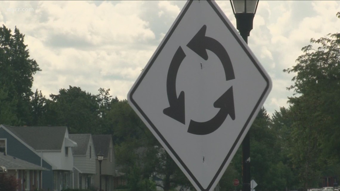 You're doing it wrong: Driving instructors explain how to properly use roundabouts - Vimarsana News