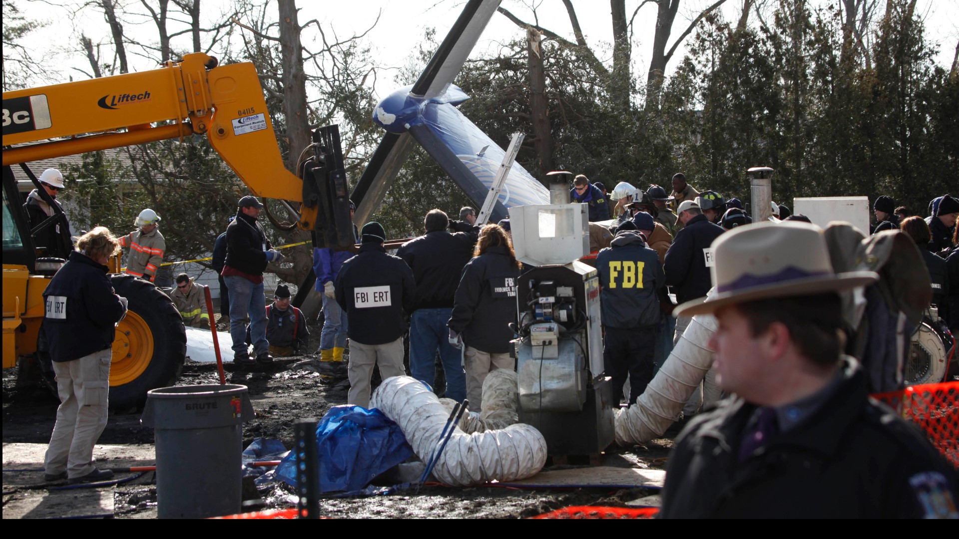 PHOTOS Flight 3407 plane crash in Clarence