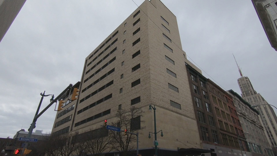 Eminent domain considered for Buffalo's historic AM&A's building | wgrz.com