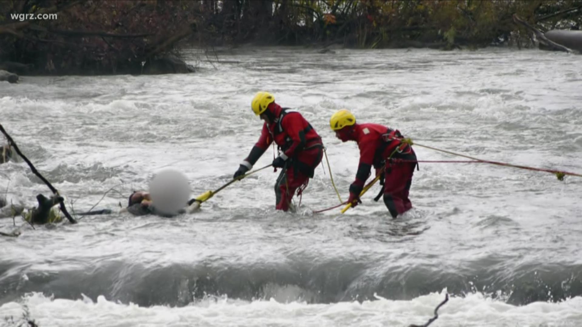 Man rescued from raging Niagara river