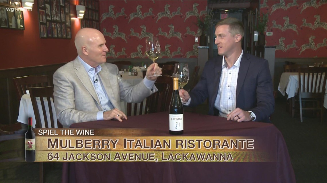 Kevin is joined by Garrett Crortwright to try the Famoso Rubicone for this week's first Wine of the Week