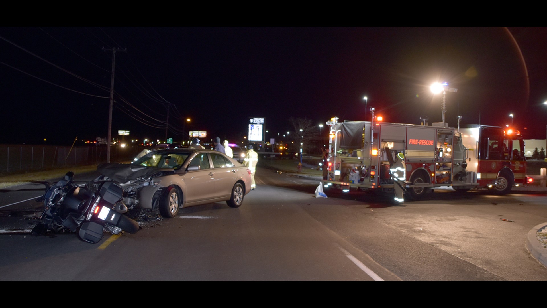 Firefighter killed in crash near Fashion Outlets of Niagara | wgrz.com