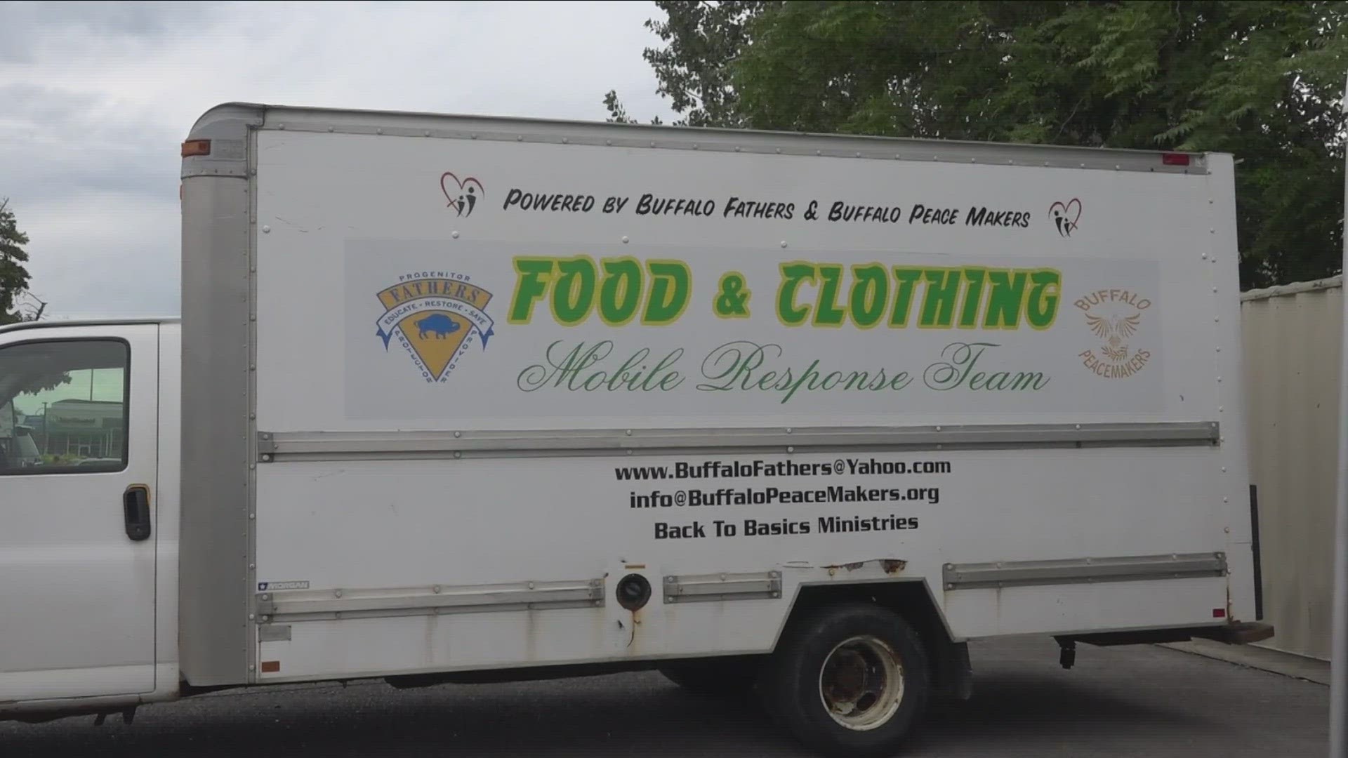 The Hope Christian Center partnered up with Buffalo Fathers and Buffalo Peacemakers to hand out groceries on Saturday to whoever needed them.