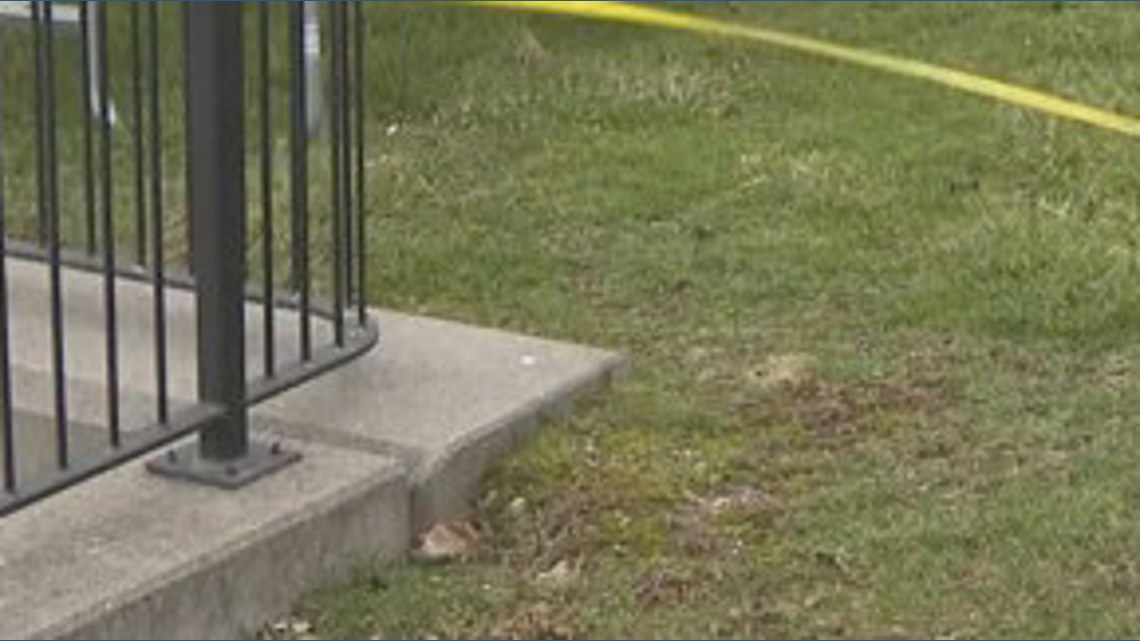 Man dies after jumping into Erie Canal while fleeing police | wgrz.com