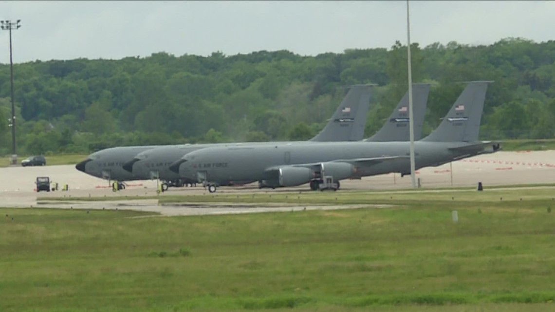 Seeking support for Niagara Falls Airbase military members, unpaid civilian staffers during government shutdown