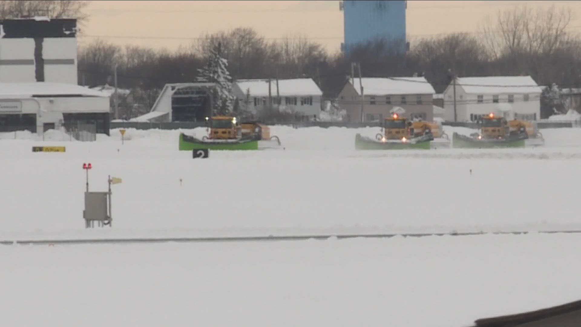 THE AIRPORT SAYS IT HAS EXTRA EQUIPMENT AND SNOWPLOWS READY TO HELP MOVE SNOW OFF OF THE AIRPORT'S RUNWAYS