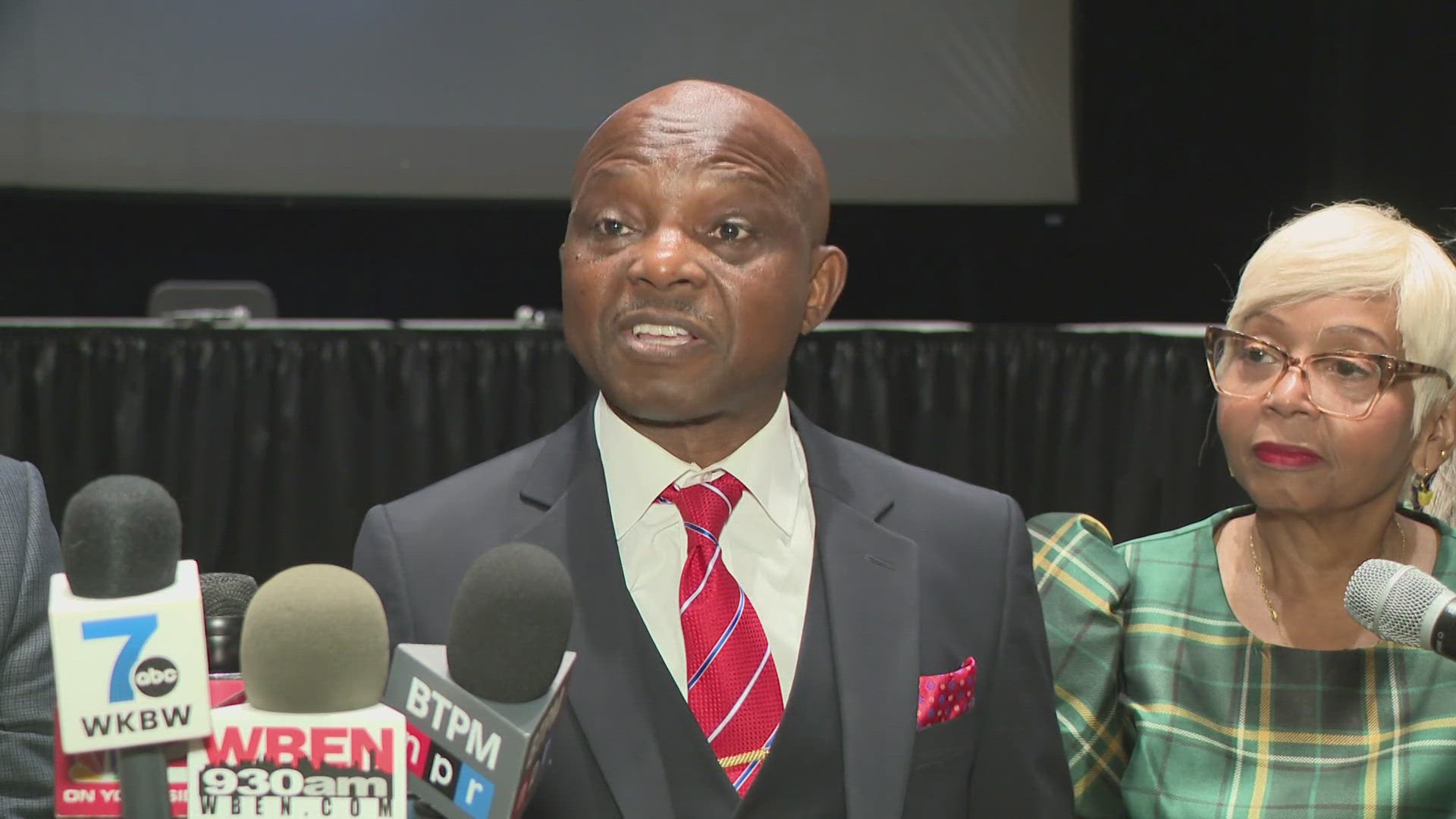 Dr. Pascal Mubenga replaces Dr. Tonja Williams Knight who retired after 35 years with the district.