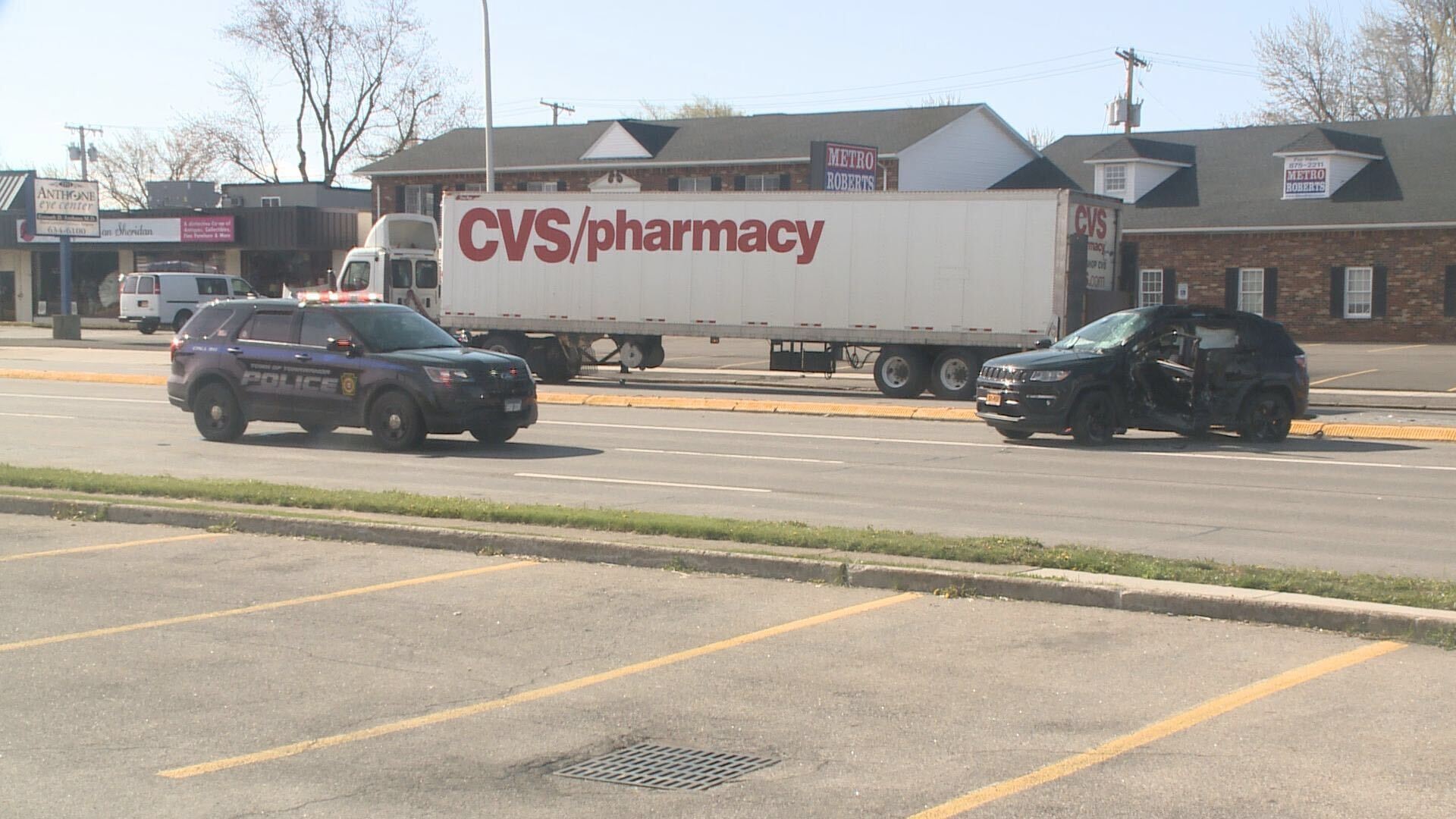 2 injured in Town of Tonawanda crash involving tractor trailer