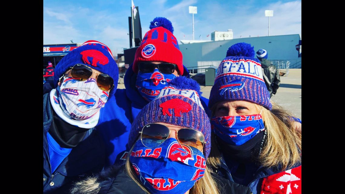 Playoffs on the Patios a hit on Chippewa during Bills playoff win