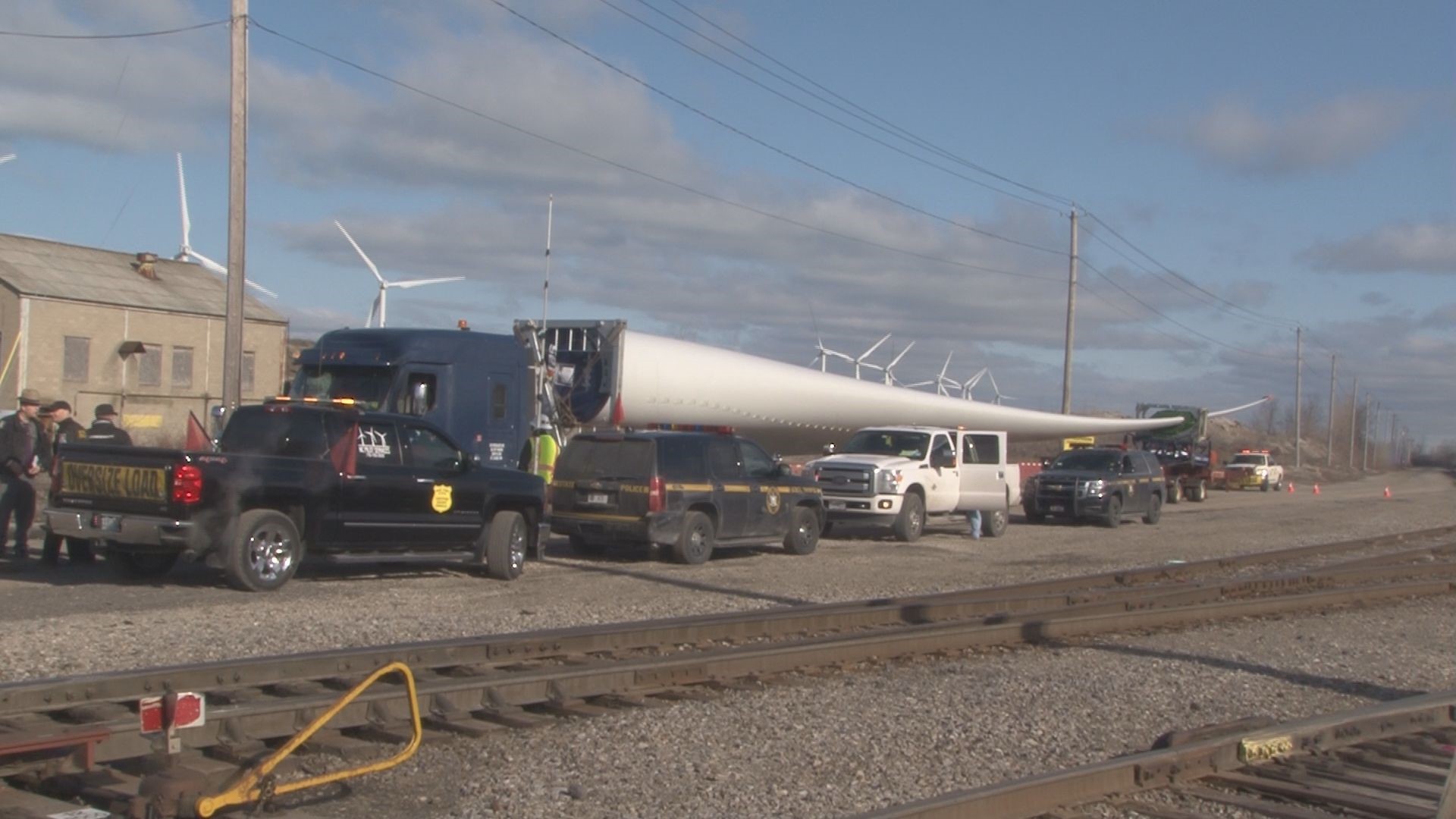 Massive convoy of wind turbines could affect traffic in Erie