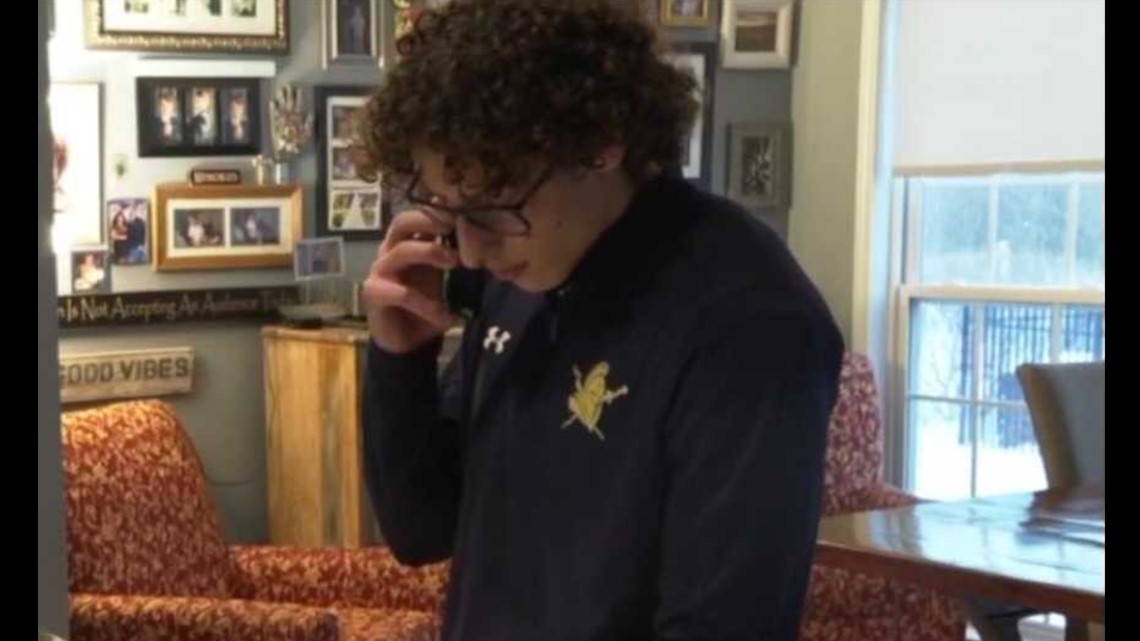 Canisius High student helping seniors set up COVID-19 vaccine appointments - Vimarsana News