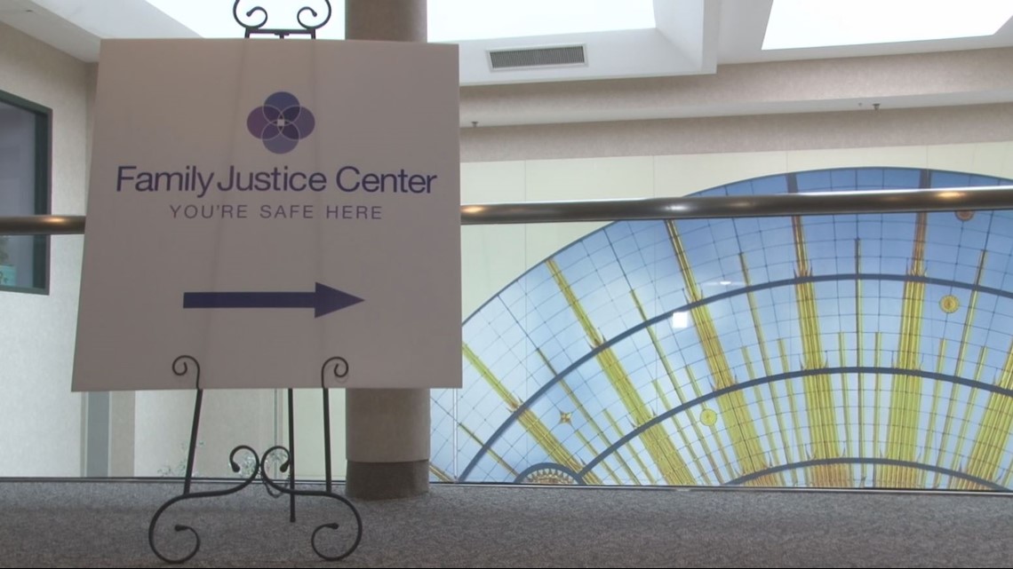 20 Modern Living Room Designs with Stylish Curved Sofas