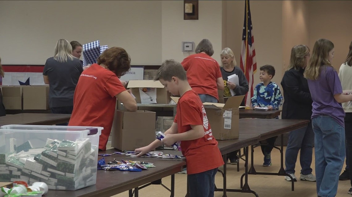 Volunteers help Blue Star Mothers fill 300 care packages for troops - Vimarsana News
