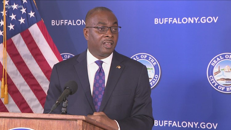 Mayor Brown announces  donation for Police Athletic League of Buffalo
