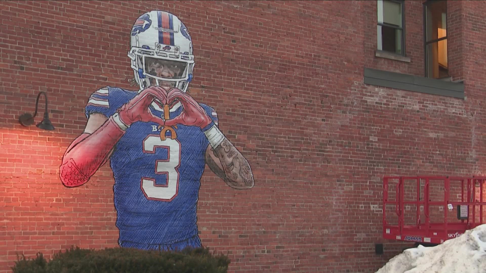 Josh Allen, Damar Hamlin murals go up in Niagara Falls, Larkin Square