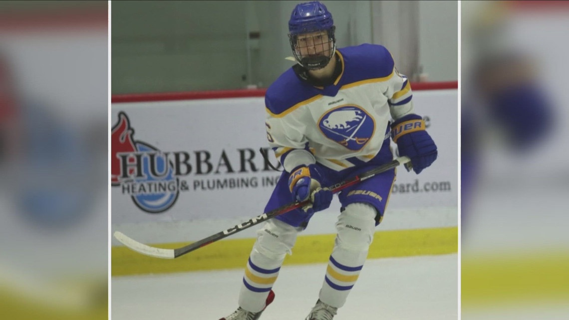 Community rallies behind local hockey player