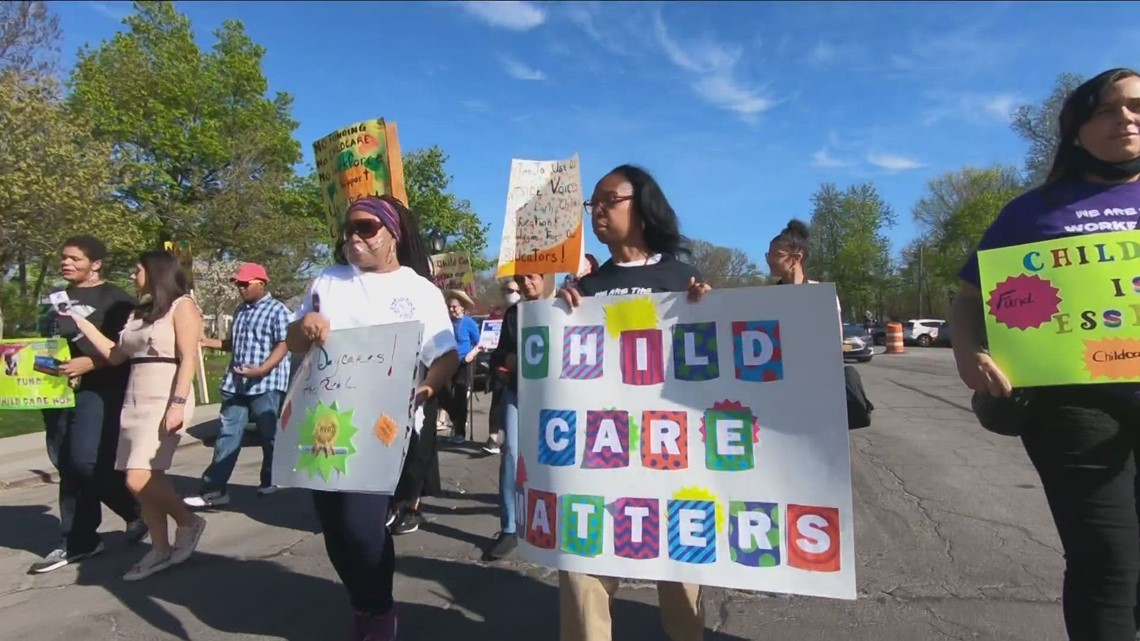 Gov. Kathy Hochul invests $500M in NY state child care assistance - Vimarsana News