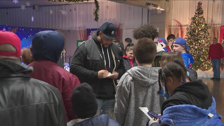 Buffalo Bills rookies host Christmas party for kids