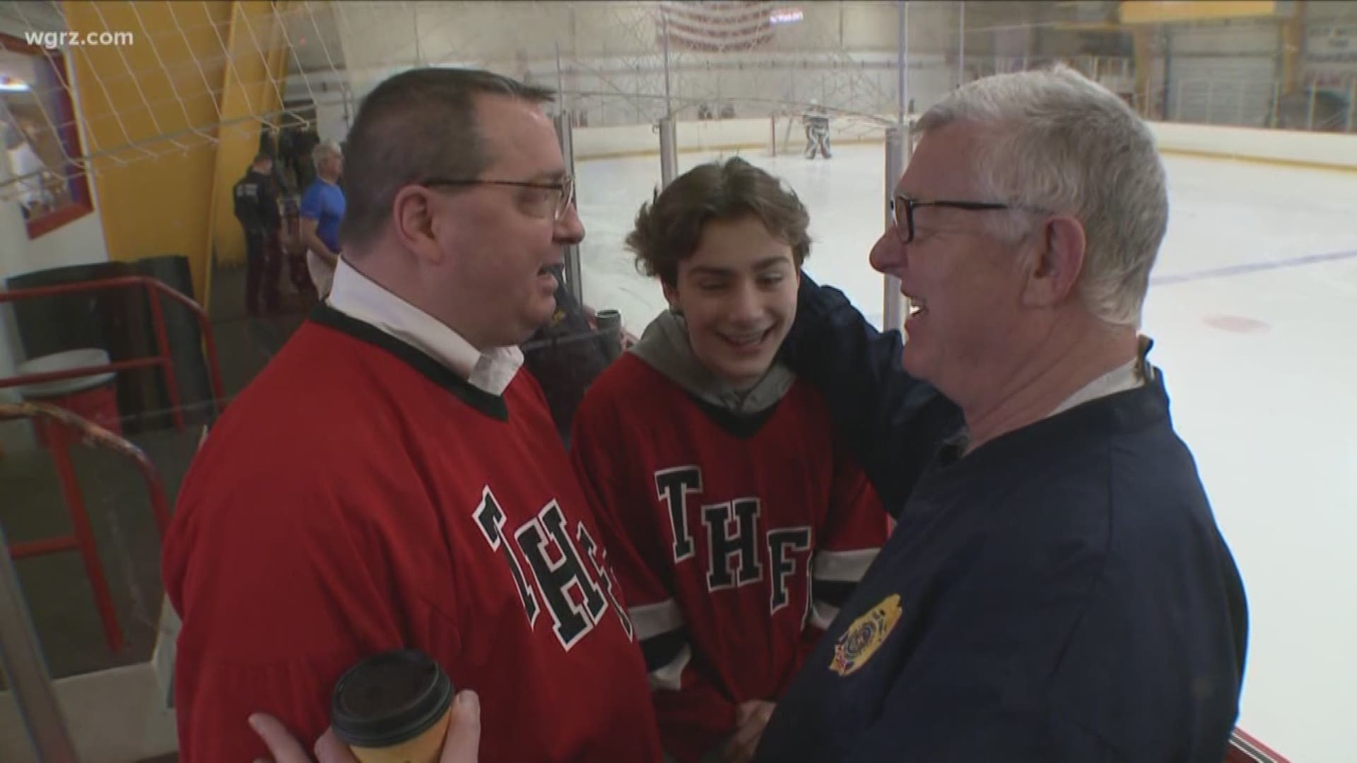 Hockey game benefiting Pike family