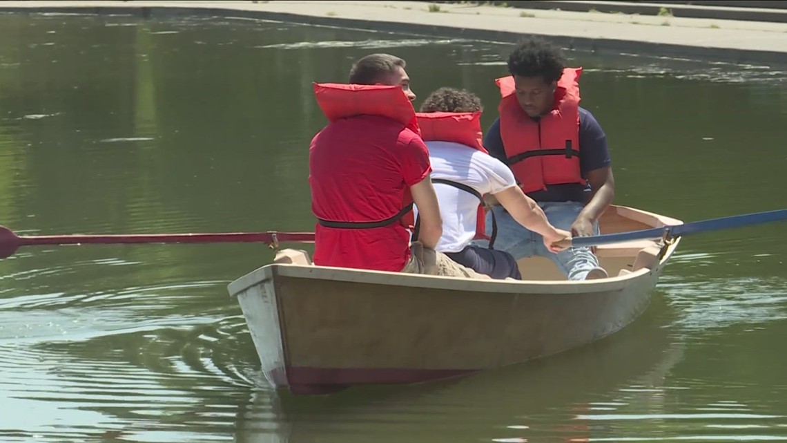 Students paddle their boats in Hoyt Lake
