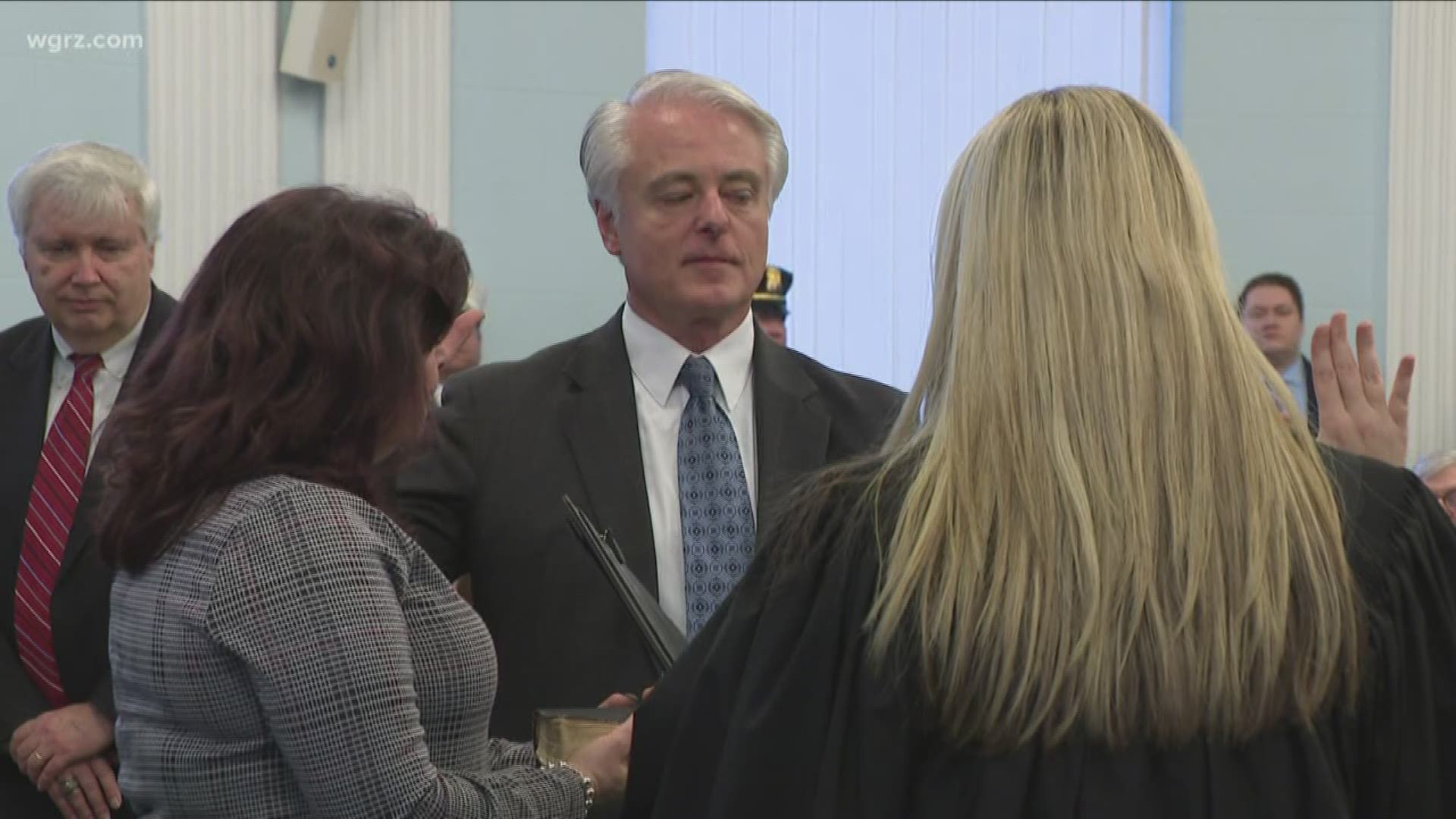 Niagara Falls mayor Robert Restaino sworn in