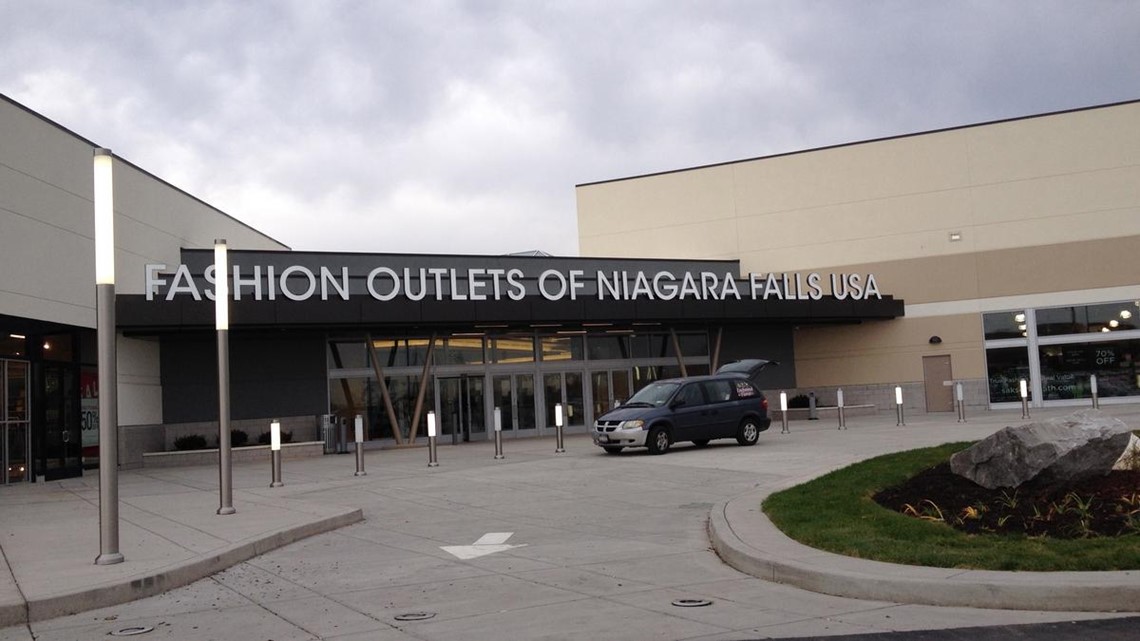 $91 million Fashion Outlets of Niagara Falls loan balance comes due in 2023