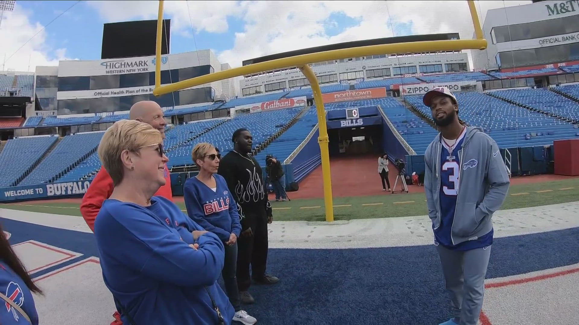 Damar Hamlin tours Highmark stadium with Abbott Heartmates