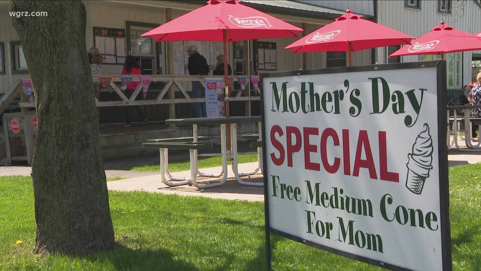 Green Acres Ice Cream is celebrating Mother's Day this Sunday by giving out free ice cream to all the moms out there. There was no purchase necessary!
