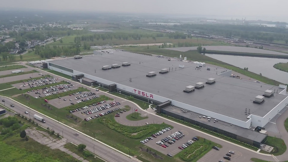 Tesla meets hiring goals at its Buffalo Gigafactory, boosts workforce to 2,400