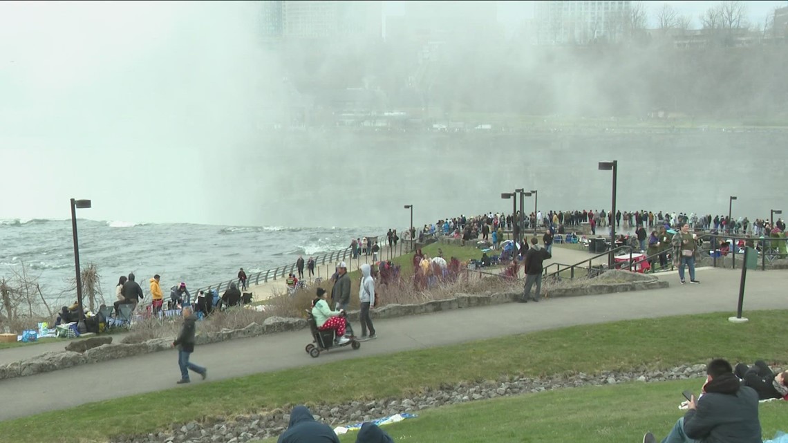 Niagara Falls tourism reflects sunny success story for eclipse weekend, despite clouds - Vimarsana News